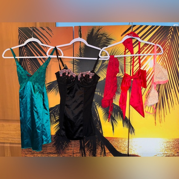 Girls Women’s Lingerie Small/Medium Victoria Secret Mostly - Picture 4 of 16